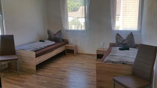 Foto - 6 Zimmer Mehrfamilienhaus, Wohnhaus in Heilsbronn