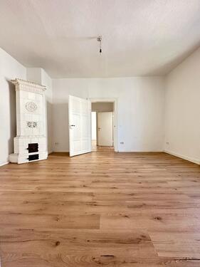 Foto - + + + Charmante & bezahlbare Wohnung in einer alten Stadtvilla mit EINBAUKÜCHE + +
