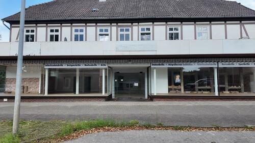 Foto - Gewerbefläche in Bergen: 246 m² an Hauptstraße mit Parkplätzen