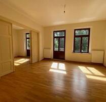 Große Altbau-Wohnung im Zentrum von Glauchau 170m²