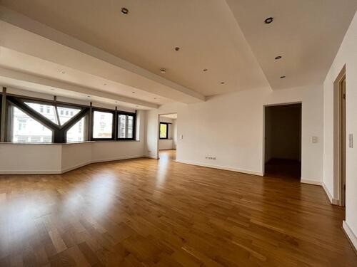 Foto - *Stilvolle 4 Zimmerwohnung mit Einbauküche und En Suite Badezimmer