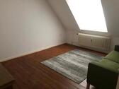Foto - 3-Zimmer-Dachgeschoss-Wohnung - 600,00&nbsp;EUR Kaltmiete, ca.&nbsp; 68,00&nbsp;m&sup2;