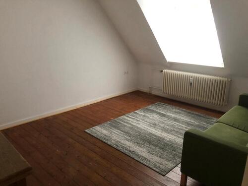 Foto - 3-Zimmer-Dachgeschoss-Wohnung - 600,00&nbsp;EUR Kaltmiete, ca.&nbsp; 68,00&nbsp;m&sup2;
