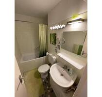 1 - Zimmerwohnung mit Potenzial - Blick ins GrüneKlein Flottbek - Hamburg Altona