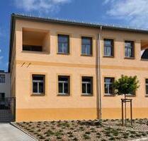 Hochwertige 2-Zimmer-Wohnung mit Loggia, Einbauküche & ebenerdiger Dusche * Betreutes Wohnen möglich - Hartha