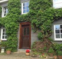 Für Single und Paare: Exklusives 3-Zi-Refugium im Servatiushof am Itterbach – Warm 