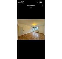 Renovierete 4-Zimmer Wohnung mit Balkon und Stellplatz in Wedel
