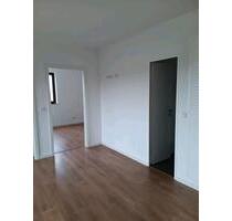 Moderne 3-Zimmer-Wohnung mit neuer Küche & Stellplatz - Homburg