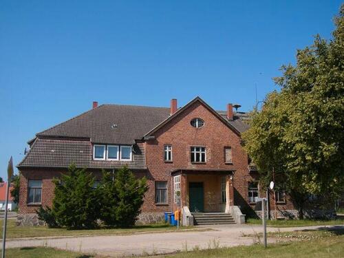 Foto - Ehem. Gutshaus mit Anbau auf 2.855 m² östlich Neubrandenburg