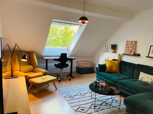 Foto - Ruhige schnittige Dachwohnung -provisionsfrei-