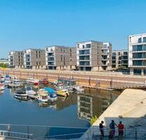 Blick auf den Celler Hafen UND Aller - Hochwertiges Wohnen mit 2 Loggien, Einbauküche etc.
