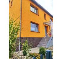Wohnhaus 120m2 , mit zwei sep. 1-Zi-Wohnungen (zur Vermietung) - Baunatal