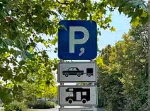 Foto - Außenstellplatz Anhänger Wohnwagen Stellplatz Parkplatz Wohnmobil