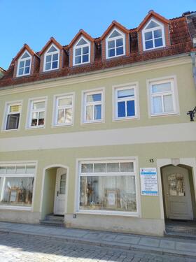 Foto - Bezugsfertige 3-Raumwohnung mit Dachterrasse und gesamtem Haus