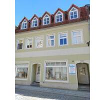 Bezugsfertige 3-Raumwohnung mit Dachterrasse und gesamtem Haus - Großenhain