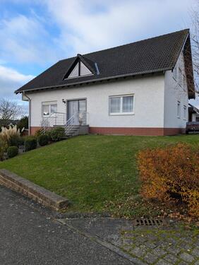Foto - Haus mit Garage und Carport - 430.000,00&nbsp;EUR Kaufpreis, ca.&nbsp; 210,00&nbsp;m&sup2;