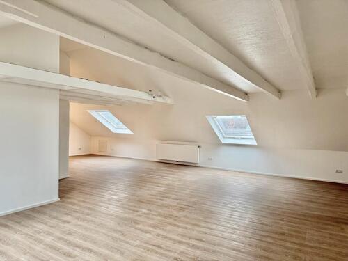 Foto - Helle renovierte Dachgeschosswohnung