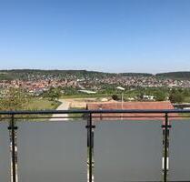 Moderne 105 m² Maisonette: Weitblick, Solar & 2 TG-Boxen in Simmo - Simmozheim