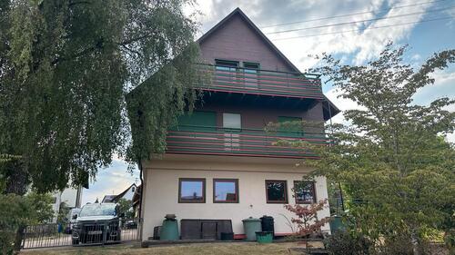 Foto - Großes Haus mit wunderschönem Garten und traumhafter Aussicht