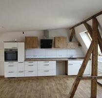 Einbauküche - 4-Zimmer Dachgeschoss-Wohnung - Zeitz