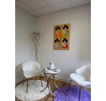 Kosmetikstudio - 300,00 EUR Kaltmiete, ca.  20,00 m² in Nürnberg (PLZ: 90427) Almoshof