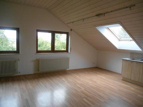 Foto - Vermiete 2-Zimmer DG Wohnung - 800,00&nbsp;EUR Kaltmiete, ca.&nbsp; 50,00&nbsp;m&sup2;