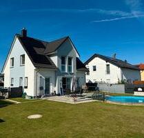 Modernes Einfamilienhaus - 420.000,00 EUR Kaufpreis, in Pegau (PLZ: 04523)