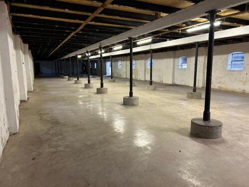 Foto - Lagerhalle - 2.500,00&nbsp;EUR Kaltmiete, ca.&nbsp; 3,60&nbsp;m&sup2;