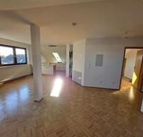 2 Zimmer Dachgeschosswohnung in sehr guter Lage - Maintal