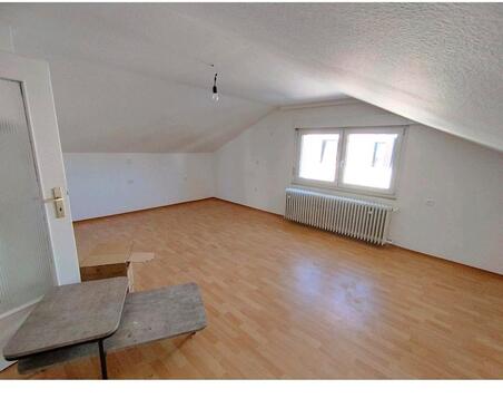 Foto - Dachgeschosswohnung 2 Zimmer - 650,00&nbsp;EUR Kaltmiete, ca.&nbsp; 55,00&nbsp;m&sup2;