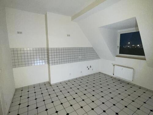 Foto - Für Junge und Junggebliebene. Tolle 2-Zimmer-Wohnung im 4. OG in Duisburg Ruhrort