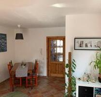 Charmante 2 -Zi. Wohnung mit kleinem Gartenstück in ruhiger Lage - Linsengericht