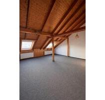 3 Zimmer Dachgeschoss-Wohnung in zentraler Lage in Hof