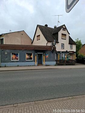 Foto - Haus mit Shisha Bar und Wohnung zu verkaufen.