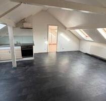 PROVISIONSFREI 3-Zimmer-DG-Wohnung 2.OG m.Charme & 2 Stellplätzen - Schwanstetten