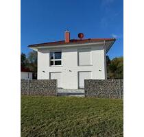 Einfamilienhaus in ruhiger Wohngegend mit Terrasse und Garten - Mellrichstadt