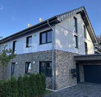 Hochwertig ausgestattete 3-Zimmerwohnung mit Balkon, Kaminofen im ländlich gelegen in Geber - Lohmar