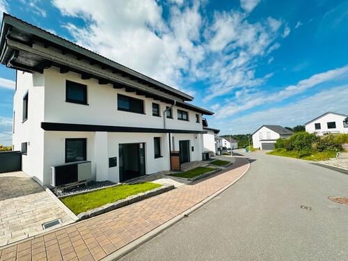 Foto - NEUBAU - DOPPELHAUSHÄLFTE MIT 2 STELLPLÄTZEN