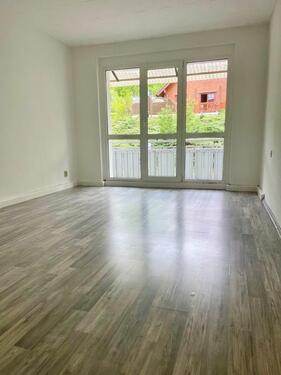 Foto - Ruhige und großzügige 2 Raum Wohnung mit besten Blick auf Schloß Neuenburg zu vermieten!