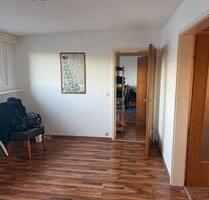 Helle 4-Zimmer-Wohnung im DG - 900,00&nbsp;EUR Kaltmiete, ca.&nbsp; 92,84&nbsp;m&sup2; in Karlsruhe (PLZ: 76227) Durlach