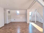 Foto - Moderne 3-Raumwohnung im Dachgeschoss – hell, offen und einladend
