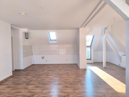Foto - Moderne 3-Raumwohnung im Dachgeschoss – hell, offen und einladend