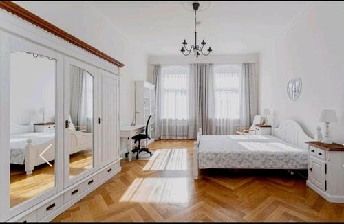 Foto - helle und vollmöblierte 2,5 Zimmer Wohnung Altbau