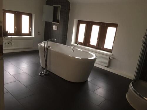 Foto - Wohnen wie im Schloß - 3 Zi.-Whg. mit Balkon, Kachelöfen und großem Garten