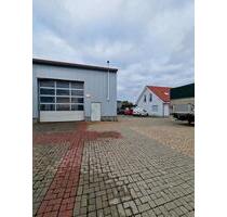 Großes Gewerbegrundstück mit Haus und LKW-Halle in Fürth