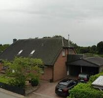 Gepflegtes Einfamilienhaus mit Einliegerwohnung u. Doppelcarport - Hohenwestedt