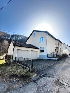 Foto - 2-3 Mehrfamilienhaus mit Garten, Garagen, Balkon zu verkaufen