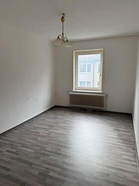 Foto - 2 Zimmer mit großer Küche und Balkon