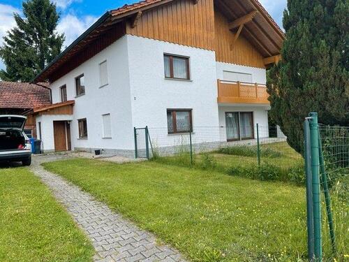 Foto - Einfamilienhaus mit großem Grundstück