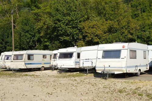 Foto - Stellplatz Abstellplatz für Wohnwagen in Geislingen